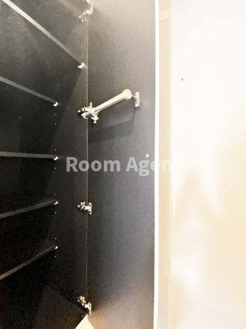 レジデンス東別院スクエアの玄関