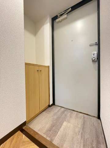 折尾ハイツの玄関