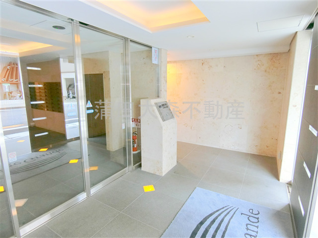 ステージグランデ多摩川のエントランス