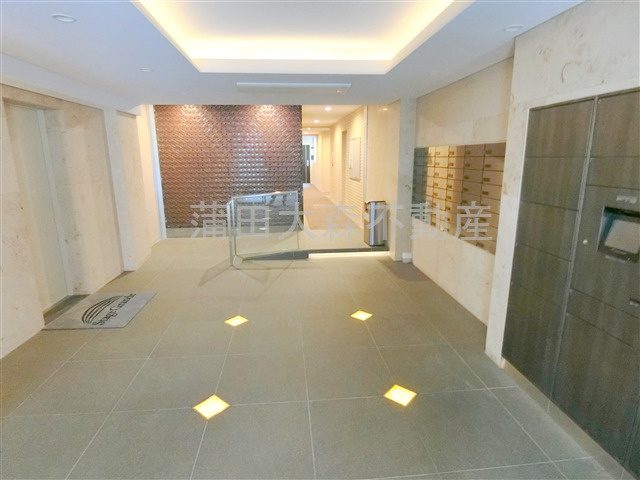 ステージグランデ多摩川のエントランス|防犯カメラ　TVモニター付オートロック　エントランス　