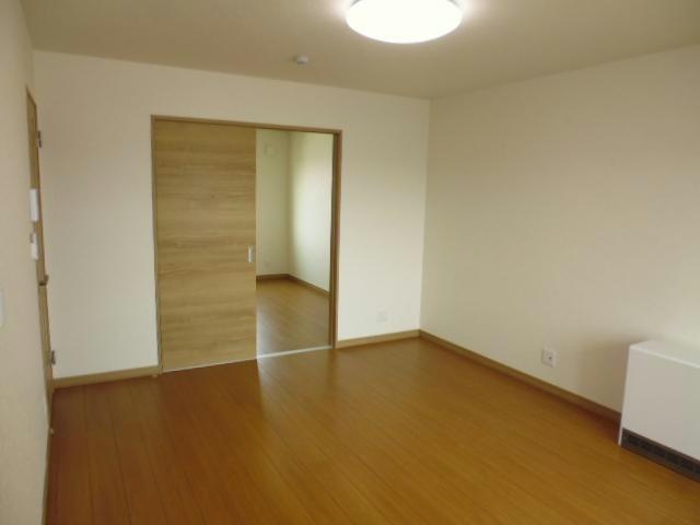 ハピネス132の居間・リビング