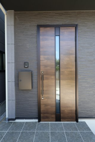 《仲介手数料無料》西区宮前町1708-6新築一戸建てフィットエーの玄関