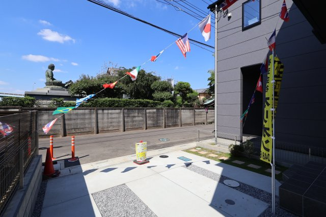 《仲介手数料無料》西区宮前町1708-6新築一戸建てフィットエーの駐車場