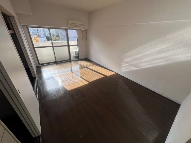 エターナル緑丘の洋室