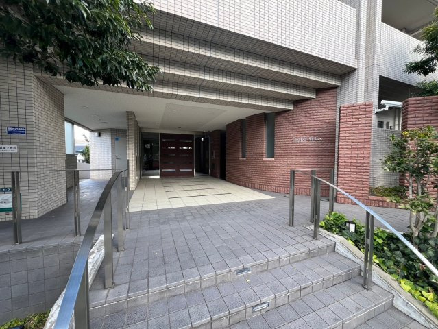 エターナル緑丘のエントランス