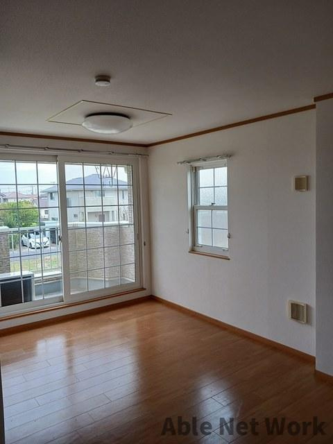 フォンテーヌⅤの居間・リビング|12帖のLDK