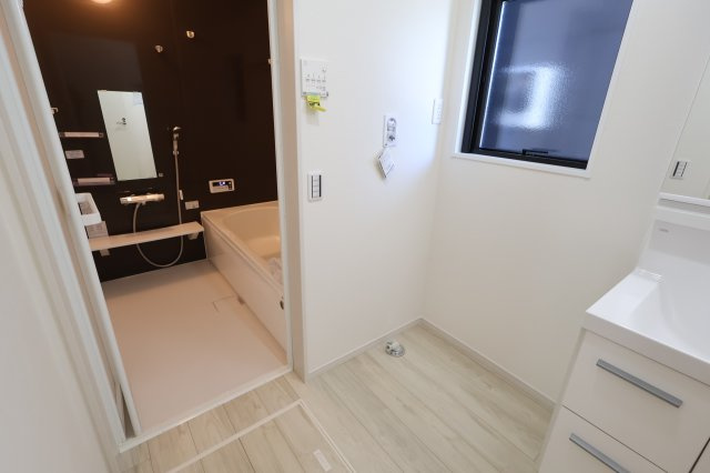 《仲介手数料無料》西区宮前町1708-6新築一戸建てフィットエーのランドリースペース