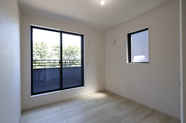 《仲介手数料無料》西区宮前町1708-6新築一戸建てフィットエーの洋室|5.2帖