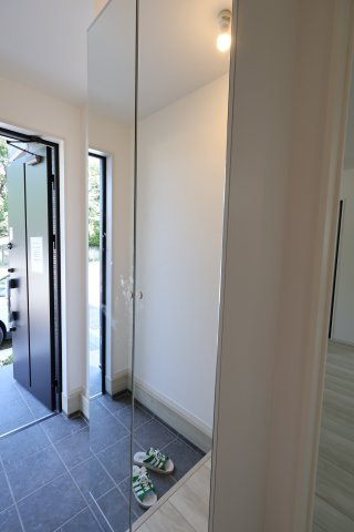 《仲介手数料無料》西区宮前町1708-6新築一戸建てフィットエーの玄関