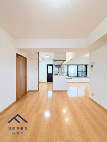 サングレート春日の居間・リビング