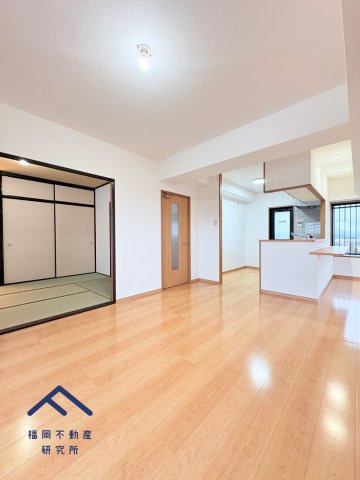 サングレート春日の居間・リビング