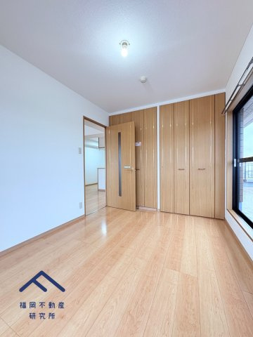 サングレート春日の洋室