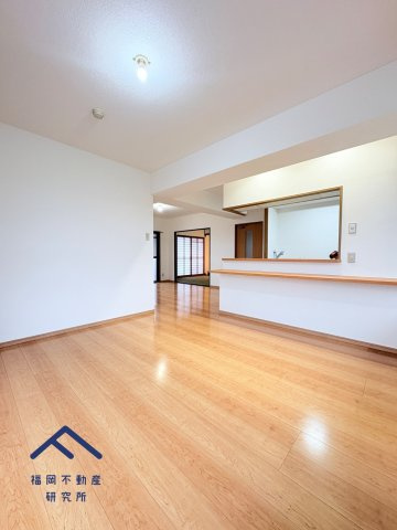 サングレート春日の居間・リビング