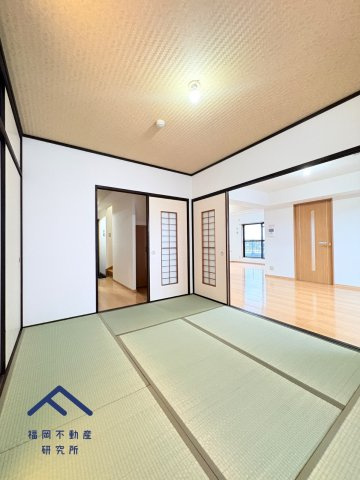 サングレート春日の和室