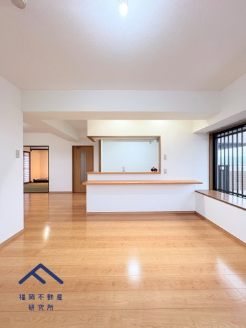 サングレート春日の居間・リビング