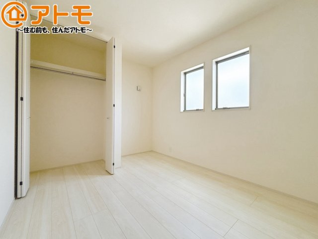 【収納】 | 葵区瀬名川3丁目　新築戸建　全1棟 | ハンガーパイプ付きのクローゼットは季節ものなどを収納することができて便利です♪