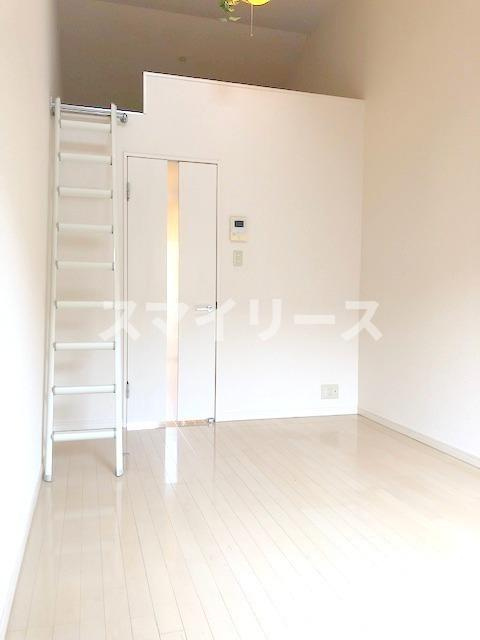 ステージ柏壱番館の居間・リビング