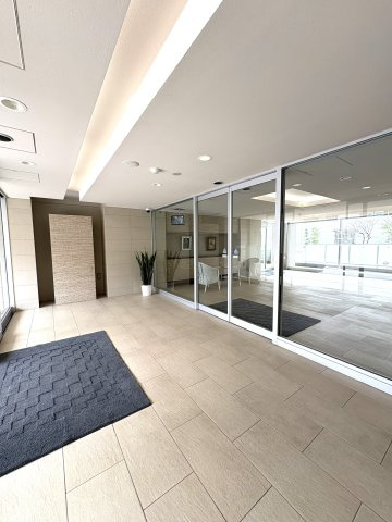 THE KUGENUMA CLASSIC — 本鵠沼徒歩5分のエントランス