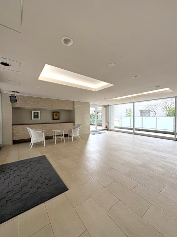 THE KUGENUMA CLASSIC — 本鵠沼徒歩5分のロビー