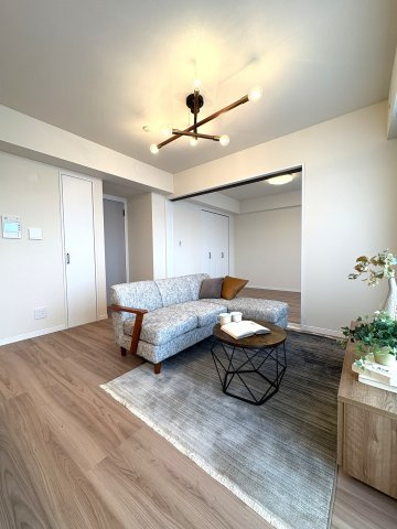 THE KUGENUMA CLASSIC — 本鵠沼徒歩5分の居間・リビング