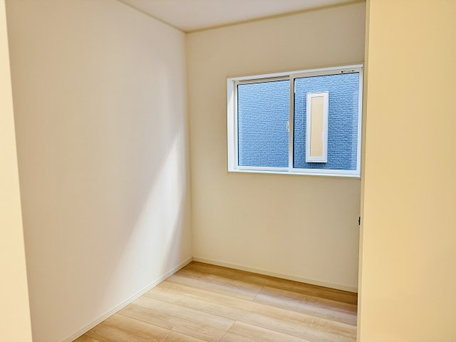 八王子市　泉町　新築一戸建て　２５期の内装|～1階フリースペース　書斎やランドリースペース等、用途多彩です～