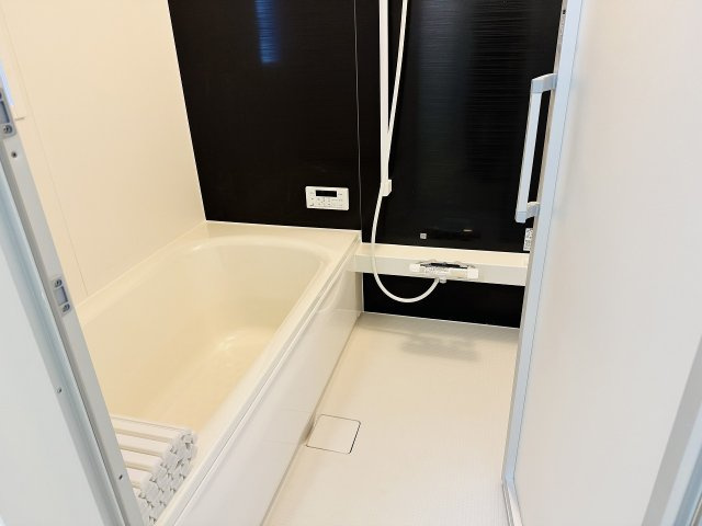 八王子市　泉町　新築一戸建て　２５期の浴室|～のびのびくつろげるバスルーム　１日の締めくくりに癒やしのバスタイムを～