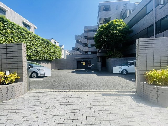 千石ホームズの外観