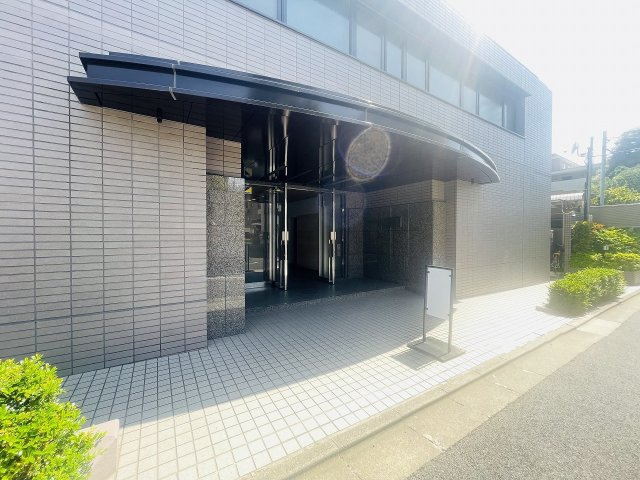 千石ホームズのエントランス