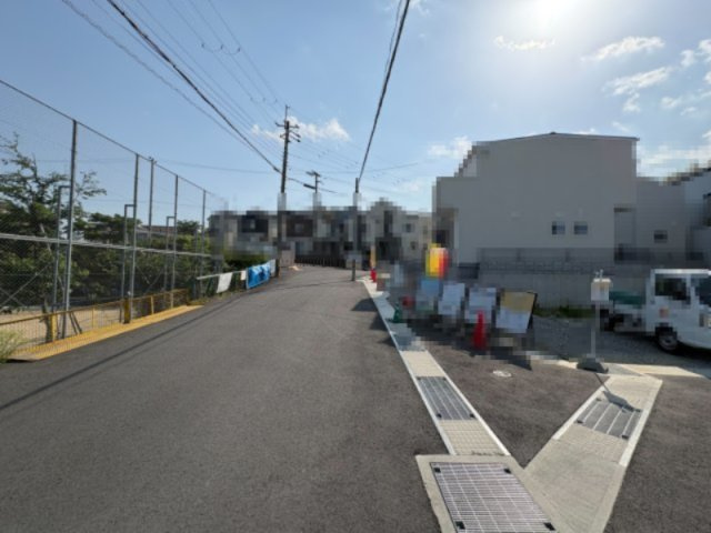 長岡京市長法寺力池の前面道路含む現地写真|南側幅員約6.0ｍ！