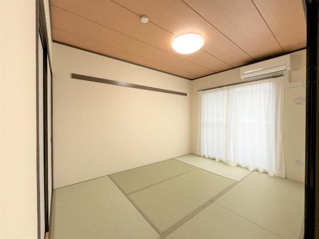 【和室】 | アトムセレクト　コスモ船橋滝不動１階 | 和室は小さいお子様には安心して過ごせる空間、ゲストなどにも十分なスペーで大変便利です。