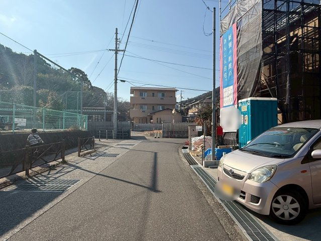高知市中秦泉寺第1　新築一戸建ての前面道路含む現地写真|2026/2/23撮影