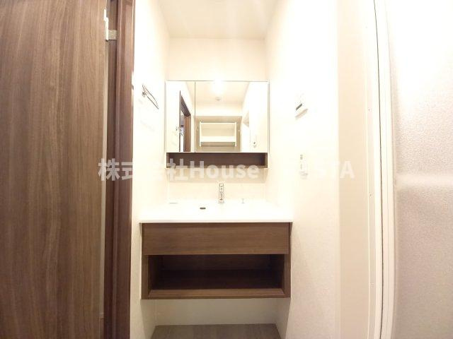 エムライズ兵庫駅前通の独立洗面台