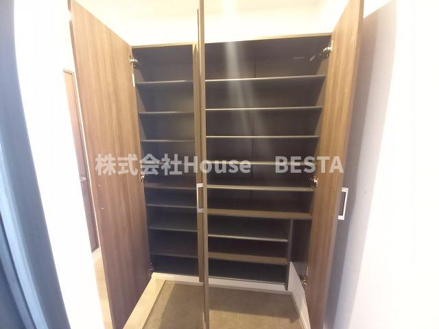 エムライズ兵庫駅前通の収納