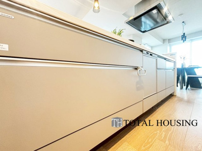 【キッチン】 | 8・3スクエアディーグラフォート札幌ステーションタワー | キッチンワークしながら大切な家族との会話を楽しむ。家族のコミュニケーションが生まれるキッチンです♪