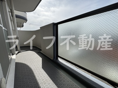 グランドファミリア高井田のバルコニー|広々としたバルコニーです