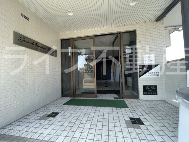 グランドファミリア高井田のエントランス|エントランスです