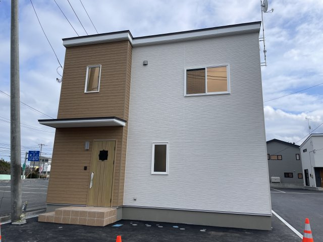 八戸市長苗代内舟渡　A棟