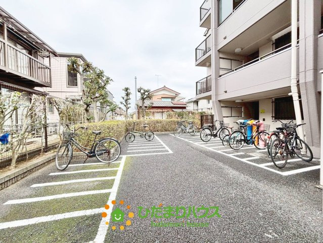 キャッスル久喜の駐輪場