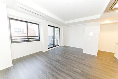 【居間・リビング】 | パークアクシスプレミア表参道 | ※写真は同タイプ住戸です。