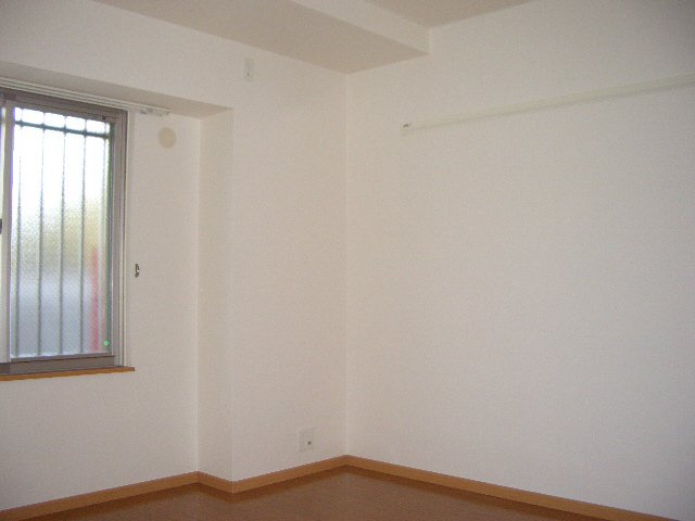 イルテジェンテ|洋室6帖！