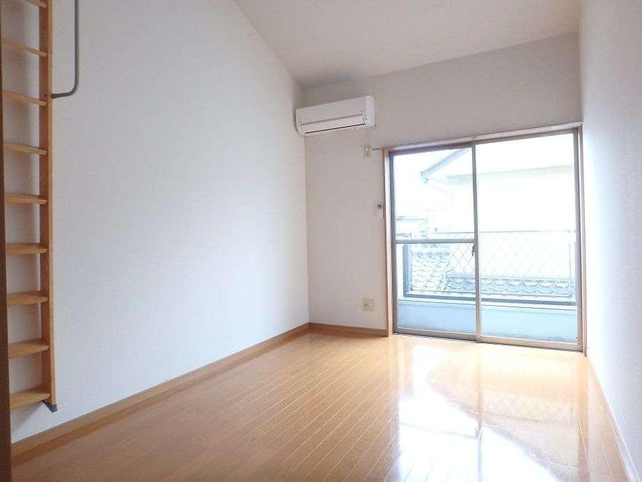 メゾンドアヴリルの居間・リビング