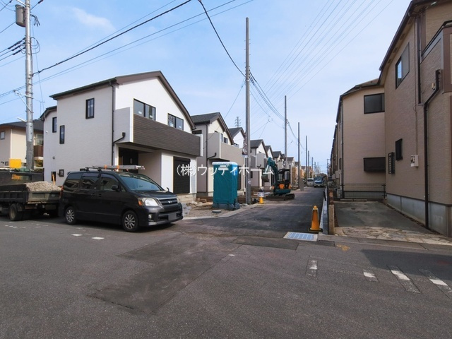 越谷市下間久里　新築一戸建て　B号棟の前面道路含む現地写真