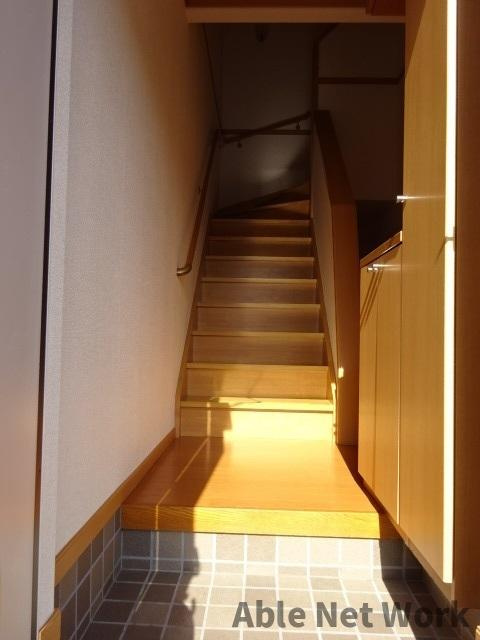 ロメオ　エステートⅢの玄関|シューズボックス付き