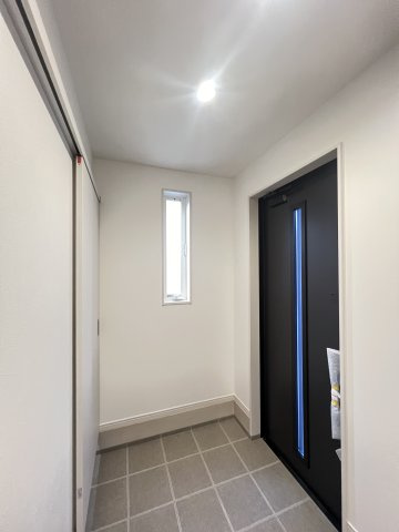 橿原市石原田町　の玄関|明るい内玄関