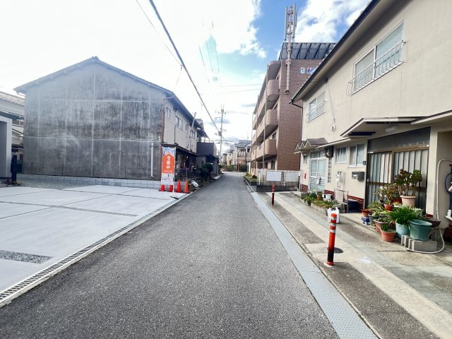 橿原市石原田町　の前面道路含む現地写真