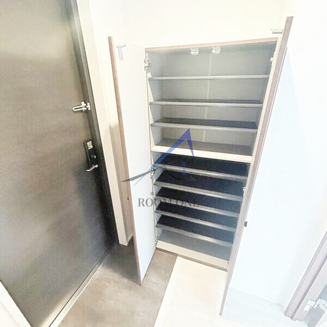 Ｇｉｕｇｎｏ（ジューニョ）内神田の玄関|玄関です。