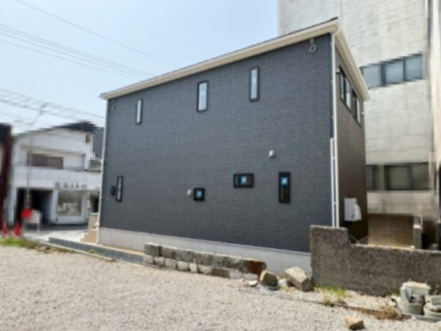 高知市長浜 第1　新築戸建て の洋室|※写真はイメージです。大きな窓で開放感のある一部屋。