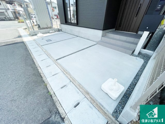 5日(土)6日(日)現地ご見学可能！　伊丹市堀池　第13期　新築一戸建ての駐車場|駐車スペース！散水栓があるので、こまめに愛車を洗えます！