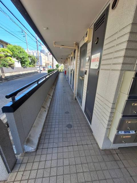 ハイツイラゴのロビー