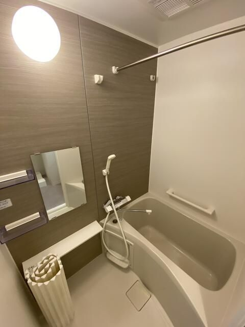 トモヤレジデンス蔵前の浴室